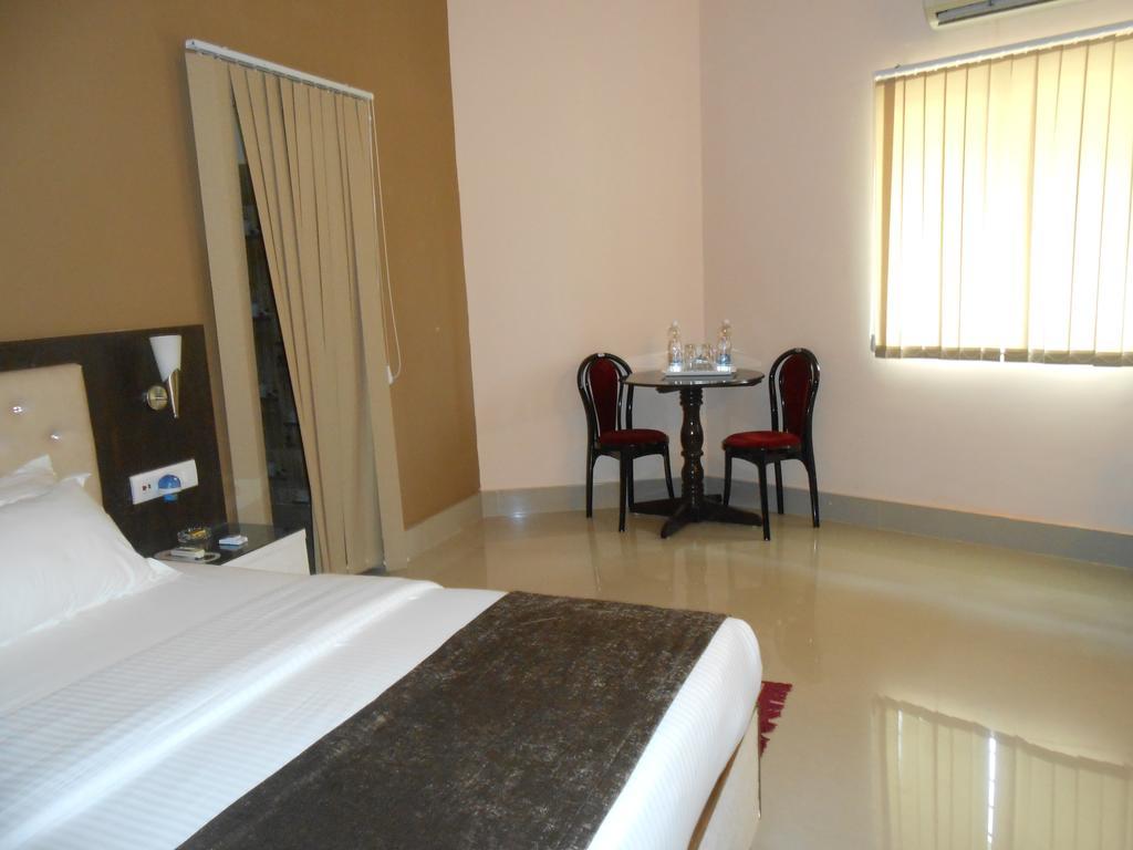 The Pearl Hotel Puri Exterior foto